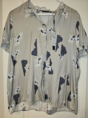 Brand New TAHARI Gray Crane-Print Short Sleeve Blouse